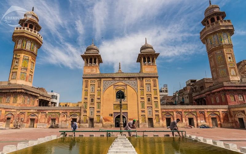 Thánh đường Wazir Khan - du lịch Parkistan