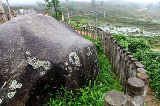 Những bãi đá cổ kì lạ