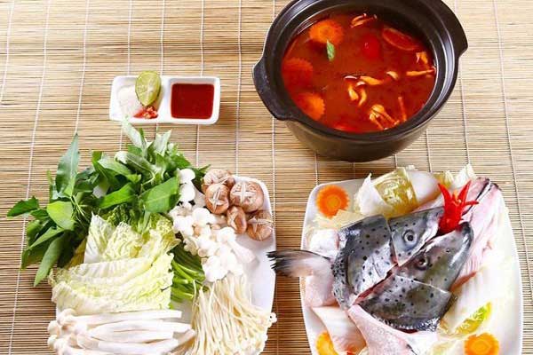 Lẩu nấm với hải sản ngon tuyệt!