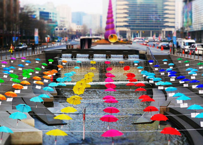 Suối nhân tạo cheonggyecheon giữa lòng Seoul