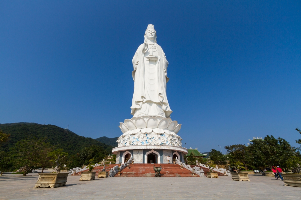 tuong-quan-am-chua-linh-ung